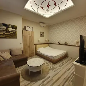In Ii. Apartment