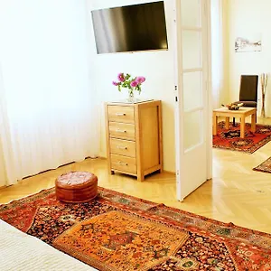 Supercentral Apartment